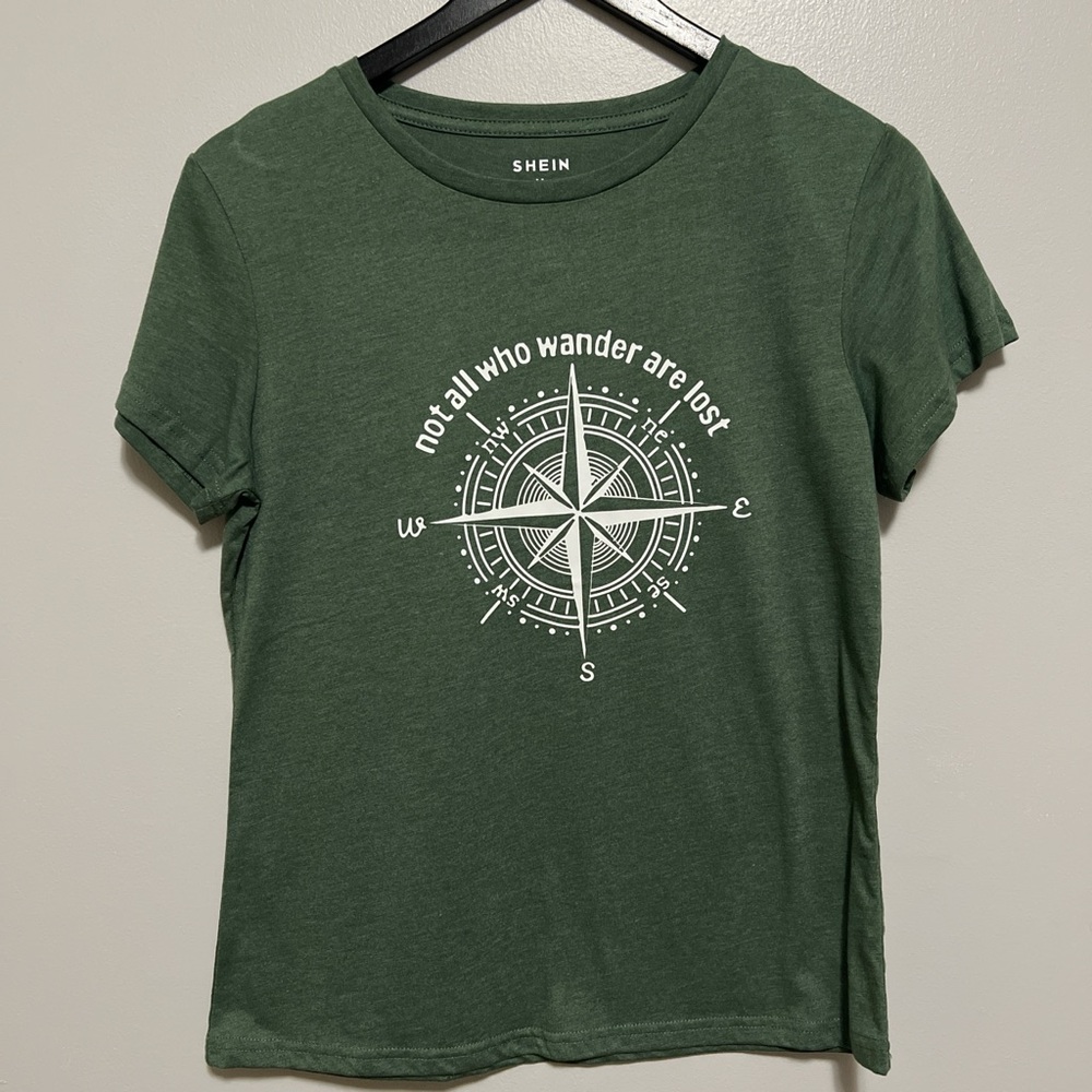 Forest Green Compass Graphic Tee M